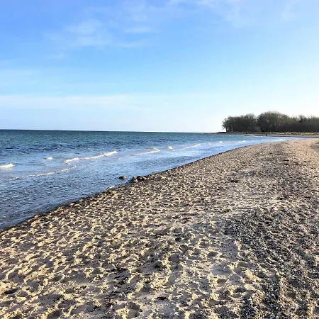 Semesterbostad Friedas Fischerhuus *